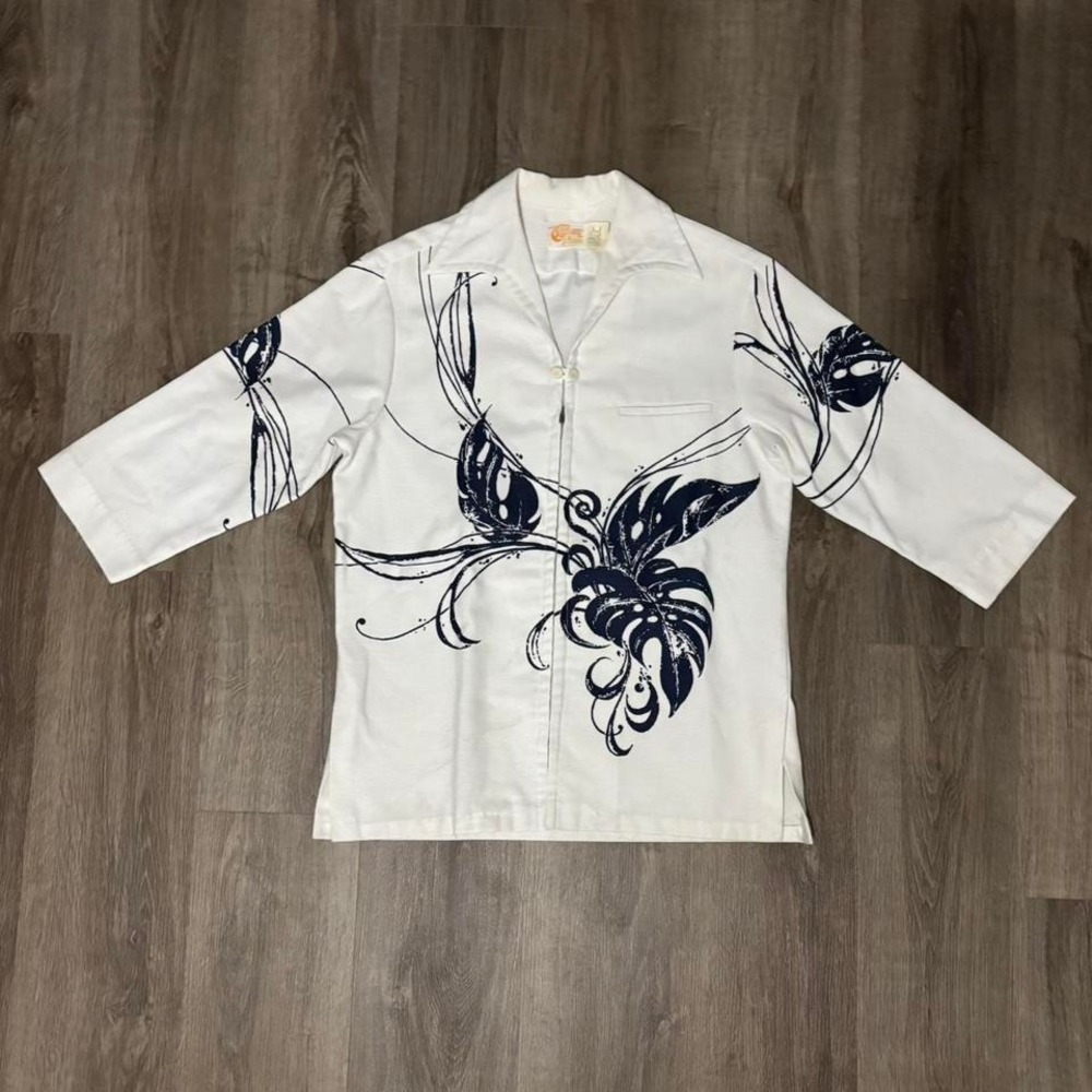 Vintage 1970's Liberty House Iolani Hawaiian Button up shirt white/blue